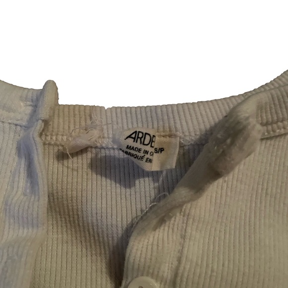 Ardene white cropped t-shirt with buttons, size s - Picture 2 of 3